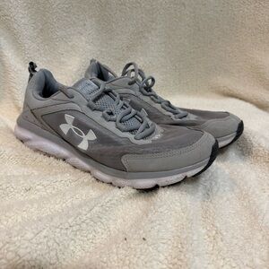 Under Armour Light Gray Running Shoes men’s 9